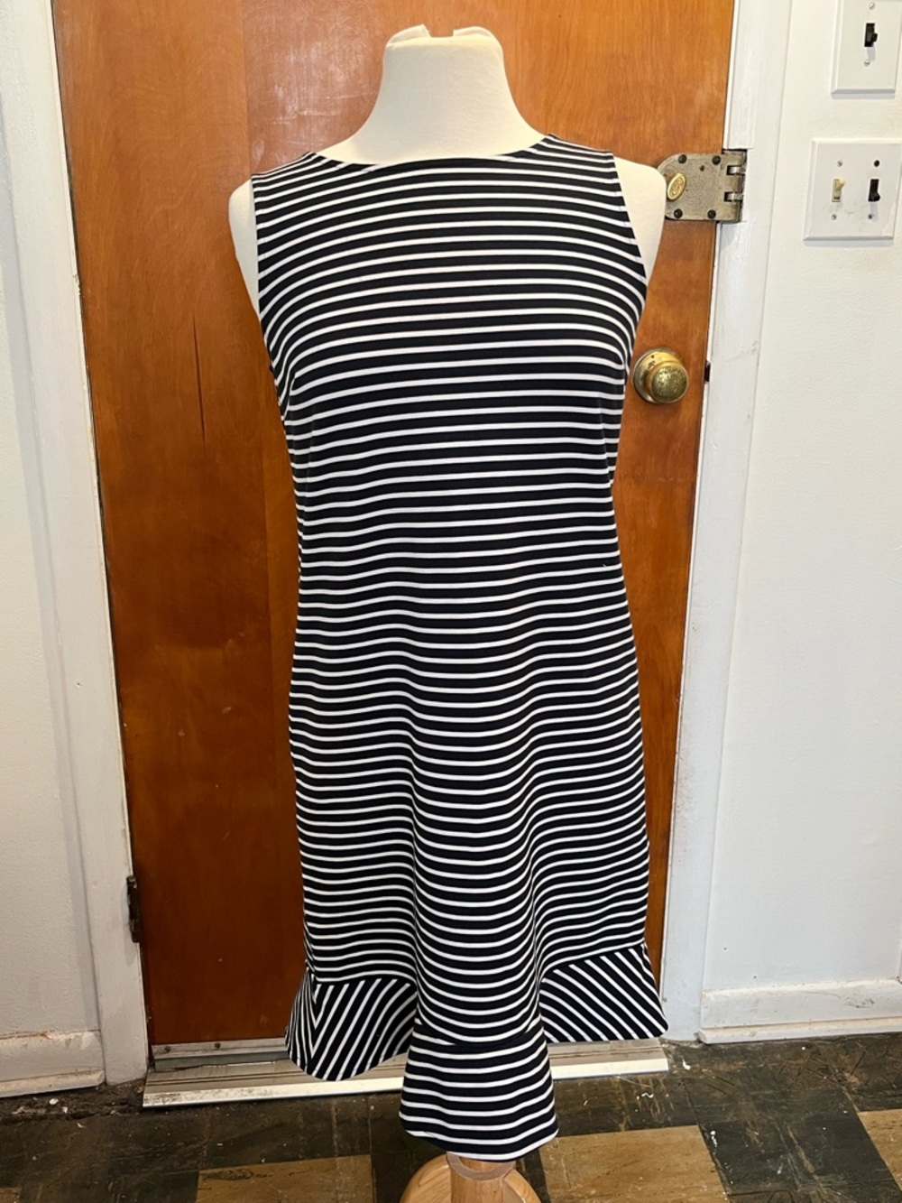 Lands' End Women's Slub Stripe Flutter Hem Dress.  Navy White. Size 10. EUC